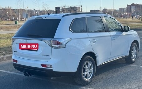 Mitsubishi Outlander III рестайлинг 3, 2012 год, 1 450 000 рублей, 4 фотография