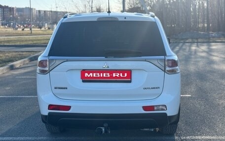 Mitsubishi Outlander III рестайлинг 3, 2012 год, 1 450 000 рублей, 5 фотография