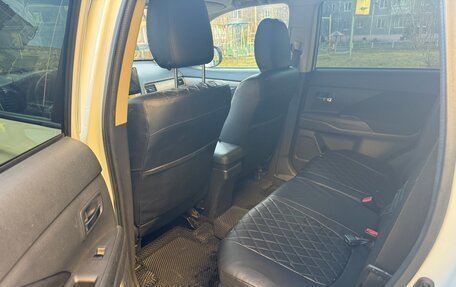Mitsubishi Outlander III рестайлинг 3, 2012 год, 1 450 000 рублей, 13 фотография