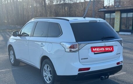 Mitsubishi Outlander III рестайлинг 3, 2012 год, 1 450 000 рублей, 6 фотография