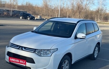 Mitsubishi Outlander III рестайлинг 3, 2012 год, 1 450 000 рублей, 7 фотография