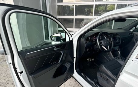 Volkswagen Tiguan II, 2021 год, 4 235 000 рублей, 14 фотография