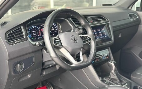 Volkswagen Tiguan II, 2021 год, 4 235 000 рублей, 9 фотография