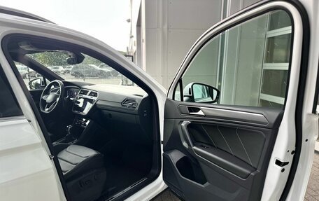 Volkswagen Tiguan II, 2021 год, 4 235 000 рублей, 19 фотография
