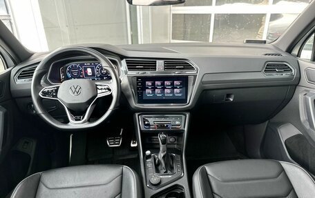 Volkswagen Tiguan II, 2021 год, 4 235 000 рублей, 17 фотография