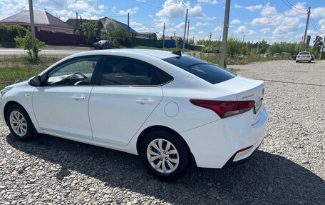 Hyundai Solaris II рестайлинг, 2017 год, 1 400 000 рублей, 4 фотография