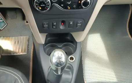 Renault Logan II, 2014 год, 535 000 рублей, 17 фотография