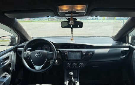 Toyota Corolla, 2013 год, 960 000 рублей, 5 фотография