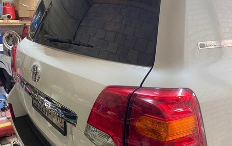 Toyota Land Cruiser 200, 2014 год, 3 670 000 рублей, 3 фотография