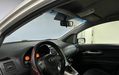 Toyota Auris II, 2009 год, 612 000 рублей, 10 фотография