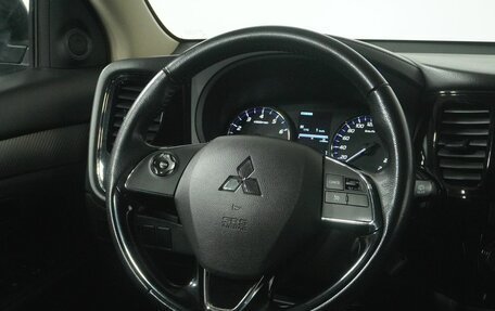 Mitsubishi Outlander III рестайлинг 3, 2018 год, 2 315 000 рублей, 16 фотография