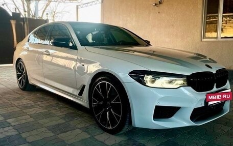 BMW 5 серия, 2019 год, 3 200 000 рублей, 2 фотография