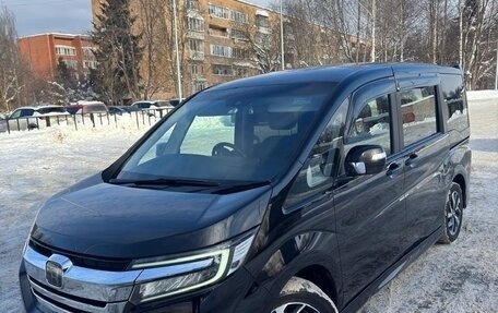 Honda Stepwgn IV, 2019 год, 2 450 000 рублей, 3 фотография