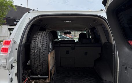 Toyota Land Cruiser Prado 150 рестайлинг 2, 2011 год, 3 200 000 рублей, 13 фотография
