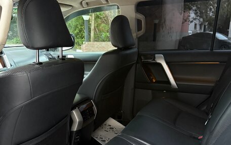 Toyota Land Cruiser Prado 150 рестайлинг 2, 2011 год, 3 200 000 рублей, 12 фотография
