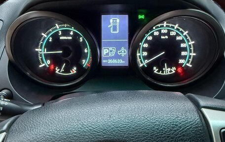 Toyota Land Cruiser Prado 150 рестайлинг 2, 2011 год, 3 200 000 рублей, 10 фотография