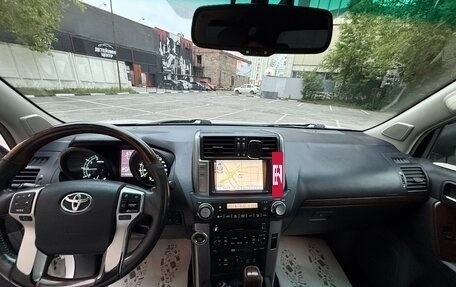 Toyota Land Cruiser Prado 150 рестайлинг 2, 2011 год, 3 200 000 рублей, 11 фотография