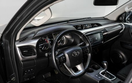 Toyota Hilux VIII, 2020 год, 4 199 000 рублей, 10 фотография