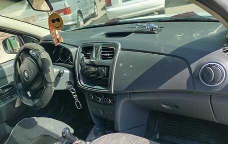 Renault Logan II, 2016 год, 345 000 рублей, 8 фотография