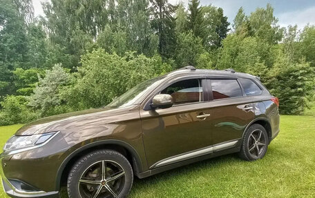 Mitsubishi Outlander III рестайлинг 3, 2019 год, 2 365 000 рублей, 1 фотография