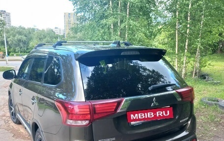 Mitsubishi Outlander III рестайлинг 3, 2019 год, 2 365 000 рублей, 3 фотография
