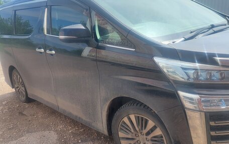 Toyota Vellfire II, 2018 год, 4 000 000 рублей, 2 фотография