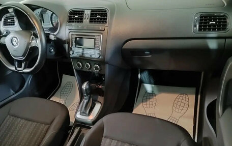 Volkswagen Polo VI (EU Market), 2015 год, 1 090 000 рублей, 9 фотография