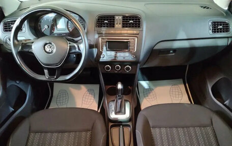 Volkswagen Polo VI (EU Market), 2015 год, 1 090 000 рублей, 10 фотография