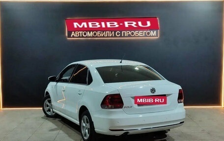 Volkswagen Polo VI (EU Market), 2015 год, 1 090 000 рублей, 2 фотография