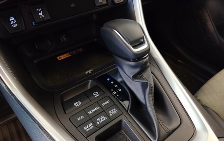 Toyota RAV4, 2025 год, 4 190 000 рублей, 14 фотография