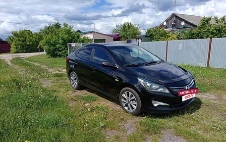 Hyundai Solaris II рестайлинг, 2014 год, 800 000 рублей, 3 фотография
