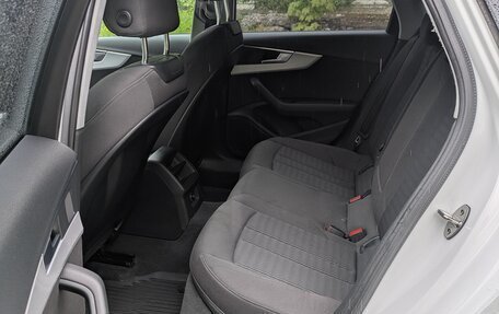 Audi A4, 2016 год, 1 900 000 рублей, 13 фотография
