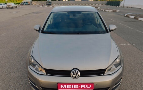 Volkswagen Golf VII, 2013 год, 900 000 рублей, 3 фотография