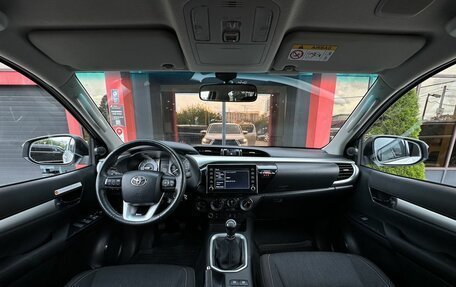Toyota Hilux VIII, 2021 год, 3 680 000 рублей, 14 фотография