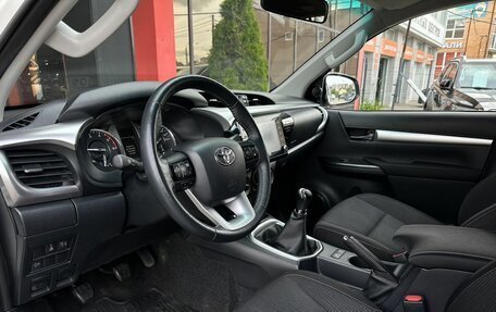 Toyota Hilux VIII, 2021 год, 3 680 000 рублей, 11 фотография