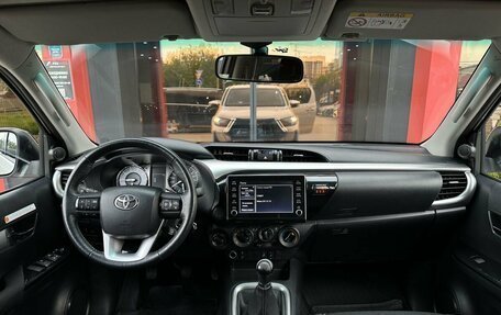 Toyota Hilux VIII, 2021 год, 3 680 000 рублей, 13 фотография