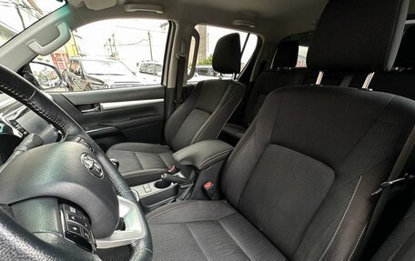 Toyota Hilux VIII, 2021 год, 3 680 000 рублей, 12 фотография