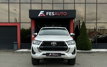 Toyota Hilux VIII, 2021 год, 3 680 000 рублей, 2 фотография