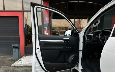 Toyota Hilux VIII, 2021 год, 3 680 000 рублей, 9 фотография