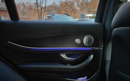 Mercedes-Benz E-Класс, 2019 год, 3 050 000 рублей, 8 фотография