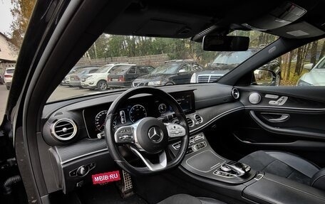 Mercedes-Benz E-Класс, 2019 год, 3 050 000 рублей, 4 фотография