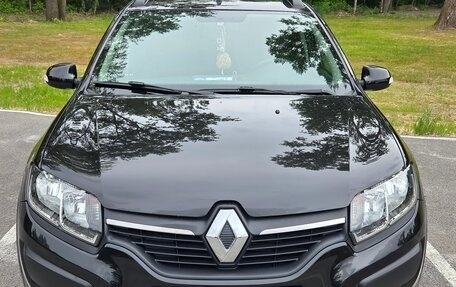 Renault Sandero II рестайлинг, 2017 год, 960 000 рублей, 2 фотография