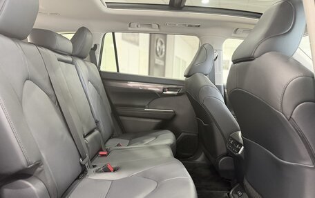 Toyota Highlander, 2026 год, 5 500 000 рублей, 13 фотография