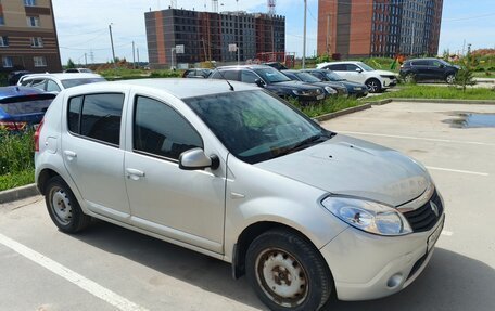 Renault Sandero I, 2013 год, 600 000 рублей, 2 фотография