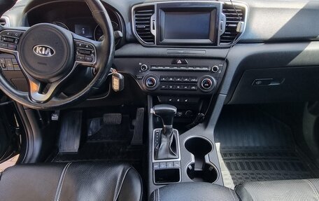 KIA Sportage IV рестайлинг, 2018 год, 2 050 000 рублей, 6 фотография