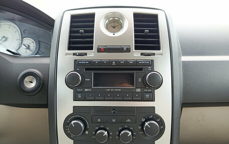 Chrysler 300C II, 2006 год, 1 100 000 рублей, 18 фотография