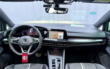 Volkswagen Golf VIII, 2023 год, 1 850 000 рублей, 8 фотография