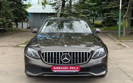 Mercedes-Benz E-Класс, 2016 год, 2 250 000 рублей, 5 фотография