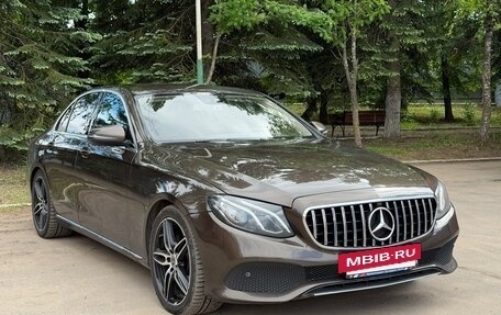Mercedes-Benz E-Класс, 2016 год, 2 250 000 рублей, 4 фотография