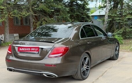 Mercedes-Benz E-Класс, 2016 год, 2 250 000 рублей, 3 фотография